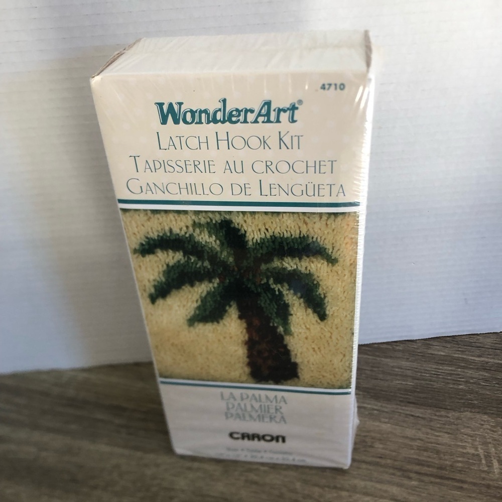 WonderArt Latch Hook Kit - Palm Tree Design
